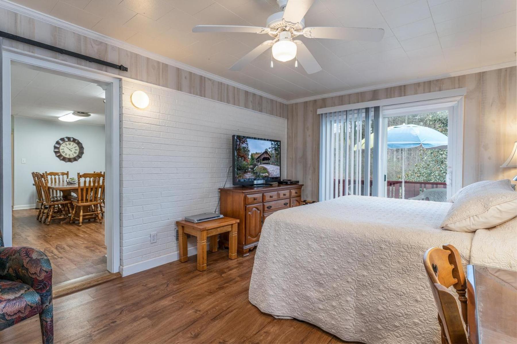 Bike Path Getaway In Town Villa Brevard Exterior photo